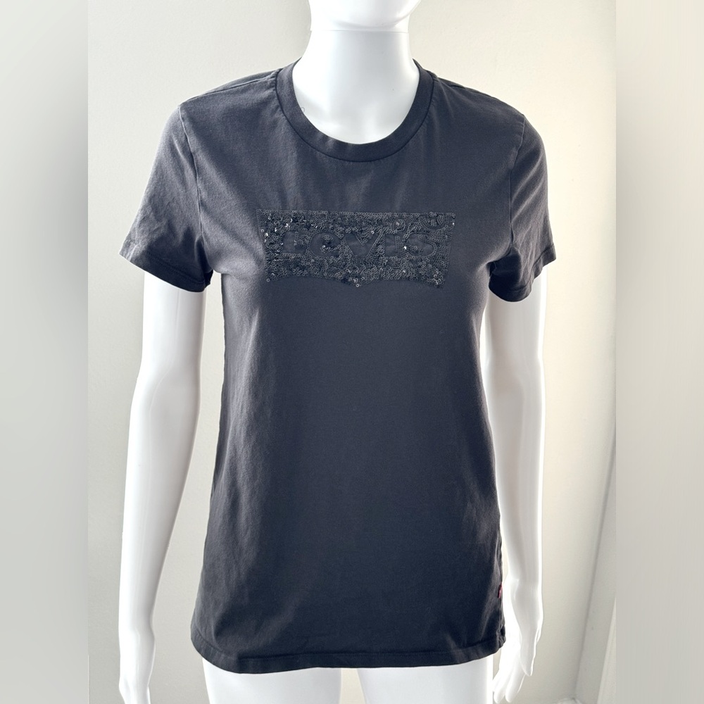 Levi’s 100% cotton sequin black T-shirt size S/P